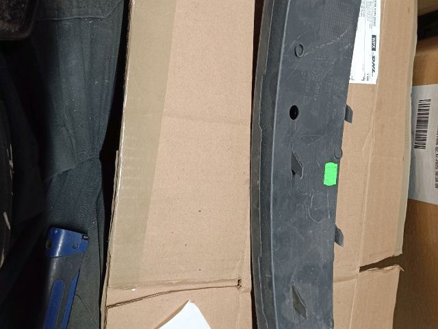 bontott SKODA SCALA Első Lökhárító Bal Díszrács