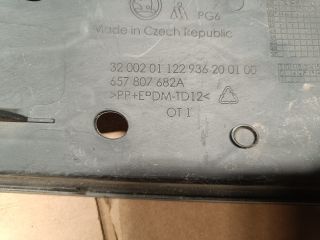 bontott SKODA SCALA Első Lökhárító Bal Díszrács