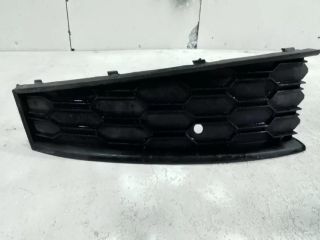 bontott SKODA SCALA Első Lökhárító Bal Díszrács