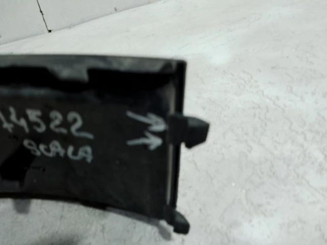 bontott SKODA SCALA Első Lökhárító Bal Díszrács