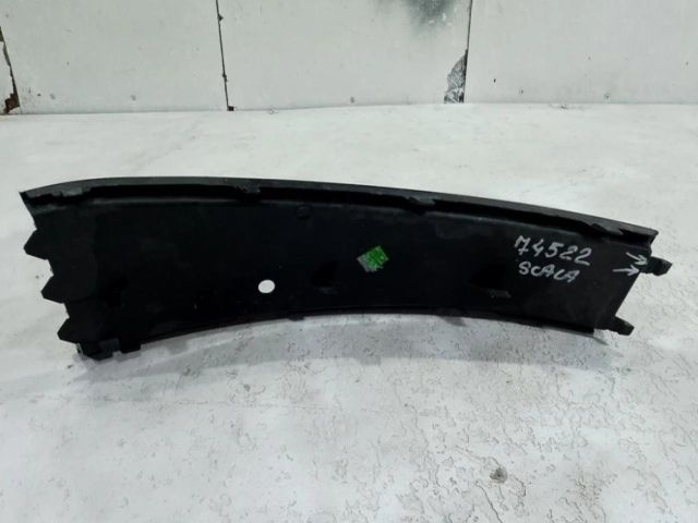bontott SKODA SCALA Első Lökhárító Bal Díszrács
