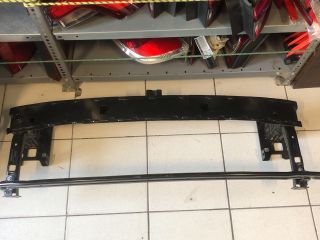 bontott SKODA SCALA Első Lökhárító Merevítő (Fém)