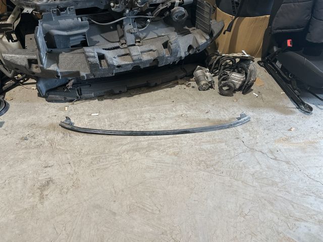 bontott SKODA SCALA Első Lökhárító Merevítő (Fém)