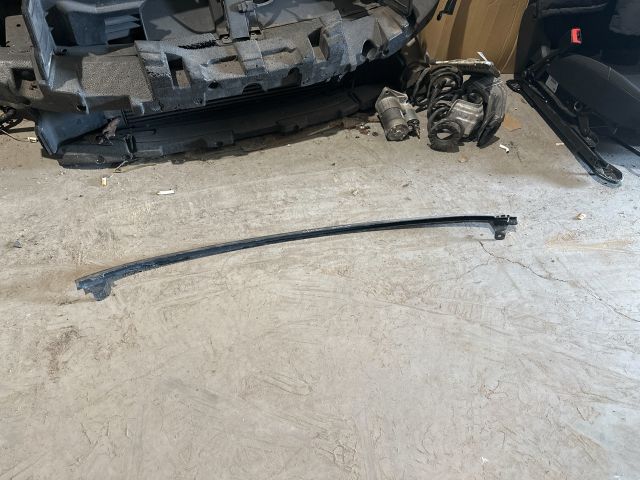 bontott SKODA SCALA Első Lökhárító Merevítő (Fém)