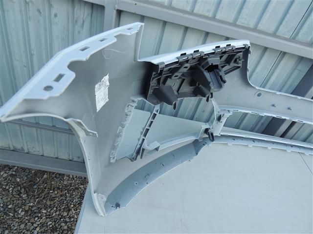 bontott SKODA SCALA Első Lökhárító (Részeivel)