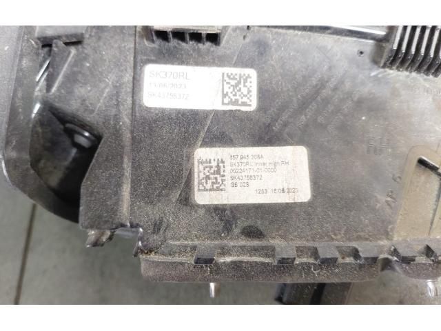 bontott SKODA SCALA Jobb Belső Hátsó Lámpa