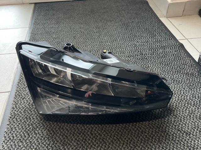 bontott SKODA SCALA Jobb Fényszóró