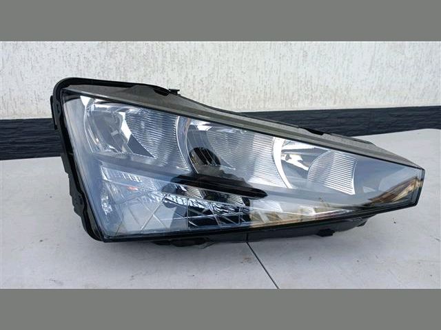 bontott SKODA SCALA Jobb Fényszóró