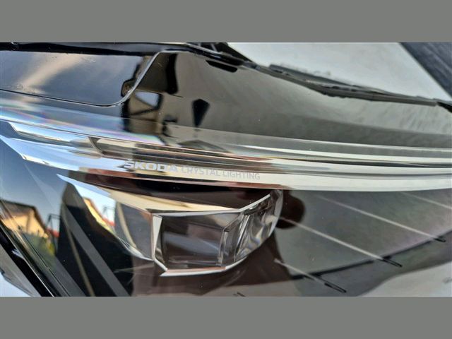 bontott SKODA SCALA Jobb Fényszóró