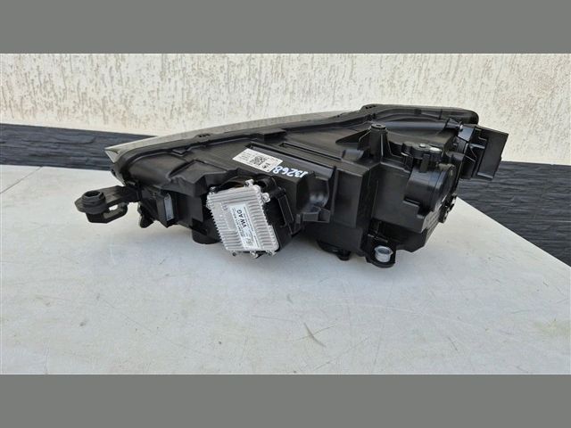 bontott SKODA SCALA Jobb Fényszóró