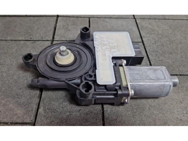 bontott SKODA SCALA Jobb hátsó Ablakemelő Motor