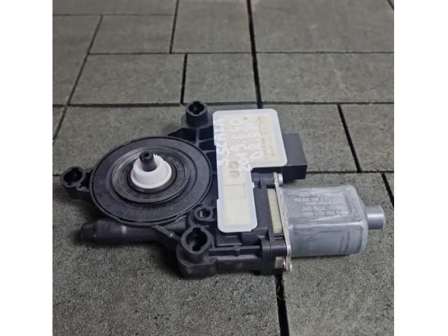 bontott SKODA SCALA Jobb hátsó Ablakemelő Motor