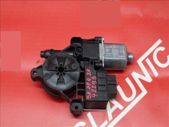 bontott SKODA SCALA Jobb hátsó Ablakemelő Motor