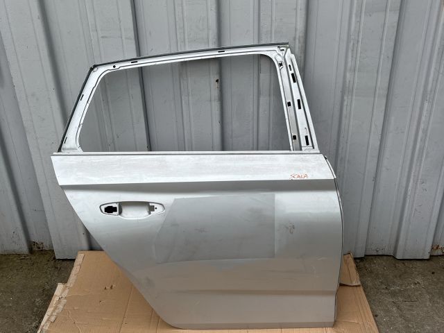 bontott SKODA SCALA Jobb hátsó Ajtó (Üres lemez)