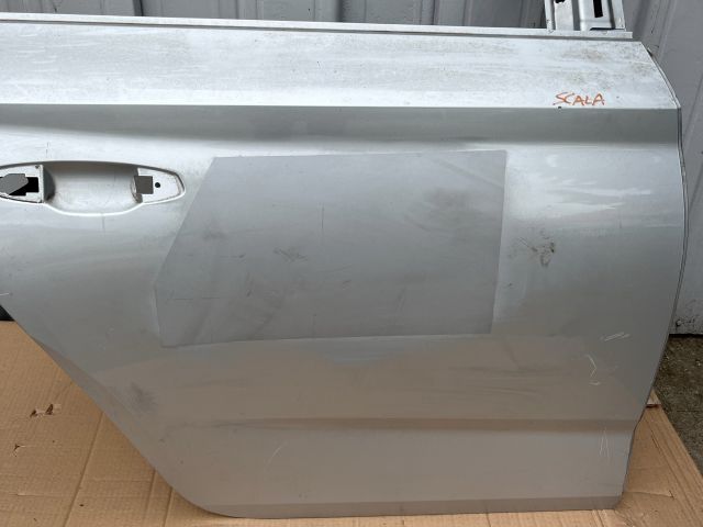 bontott SKODA SCALA Jobb hátsó Ajtó (Üres lemez)