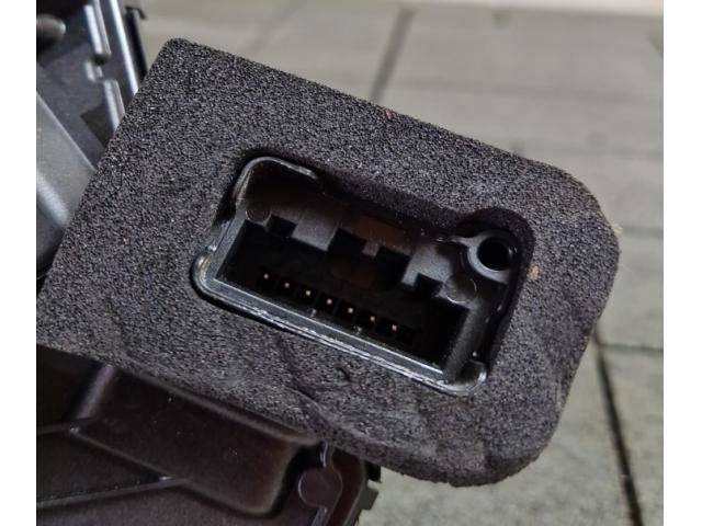 bontott SKODA SCALA Jobb hátsó Ajtózár