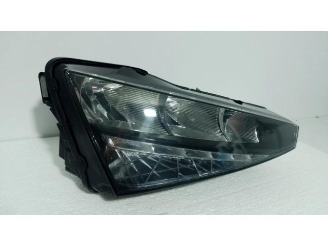 bontott SKODA SCALA Jobb Ledes Fényszóró