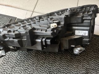 bontott SKODA SCALA Jobb Ledes Fényszóró