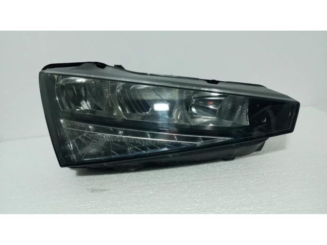 bontott SKODA SCALA Jobb Ledes Fényszóró