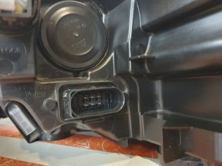 bontott SKODA SCALA Jobb Ledes Fényszóró