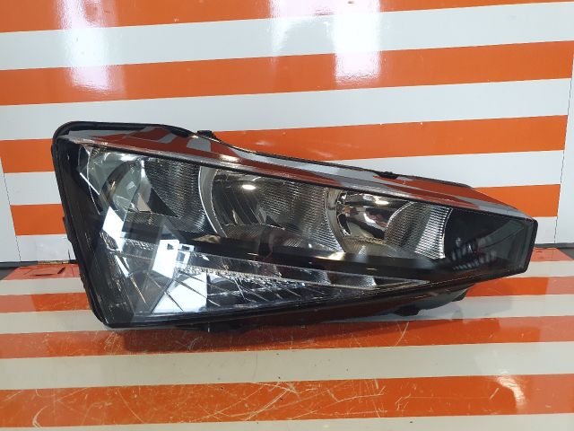 bontott SKODA SCALA Jobb Ledes Fényszóró