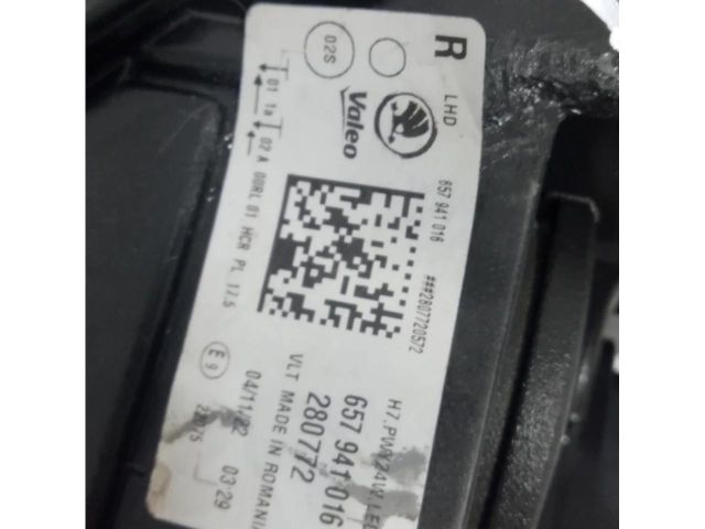 bontott SKODA SCALA Jobb Ledes Fényszóró