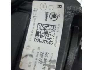 bontott SKODA SCALA Jobb Ledes Fényszóró