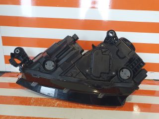 bontott SKODA SCALA Jobb Ledes Fényszóró