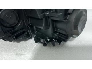 bontott SKODA SCALA Jobb Ledes Fényszóró