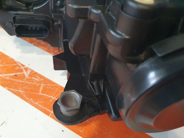 bontott SKODA SCALA Jobb Ledes Fényszóró