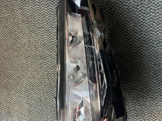 bontott SKODA SCALA Jobb Ledes Fényszóró