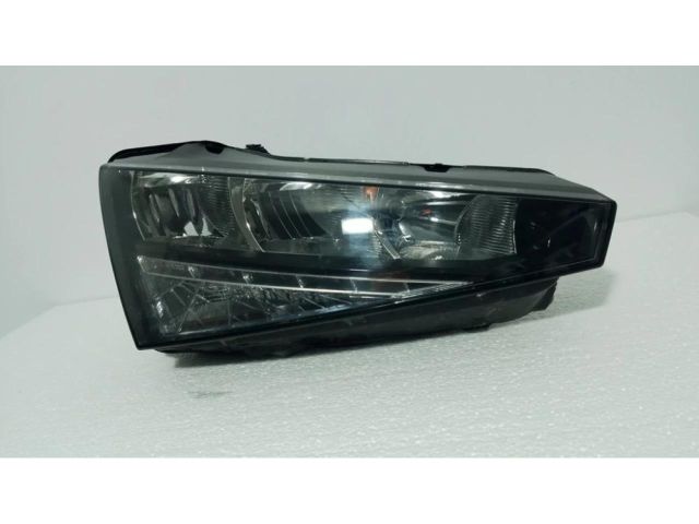 bontott SKODA SCALA Jobb Ledes Fényszóró