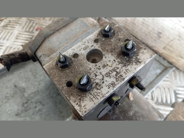 bontott SKODA SUPERB I ABS Kocka