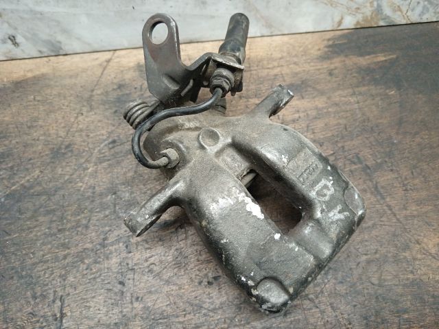 bontott SKODA SUPERB I Bal hátsó Féknyereg Munkahengerrel