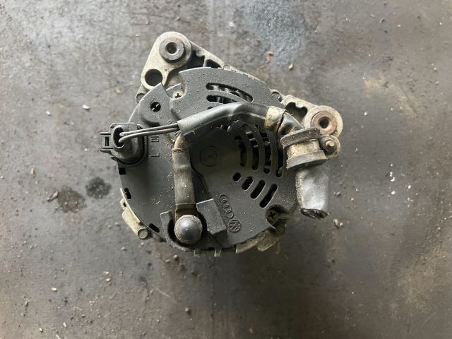 bontott SKODA SUPERB I Generátor