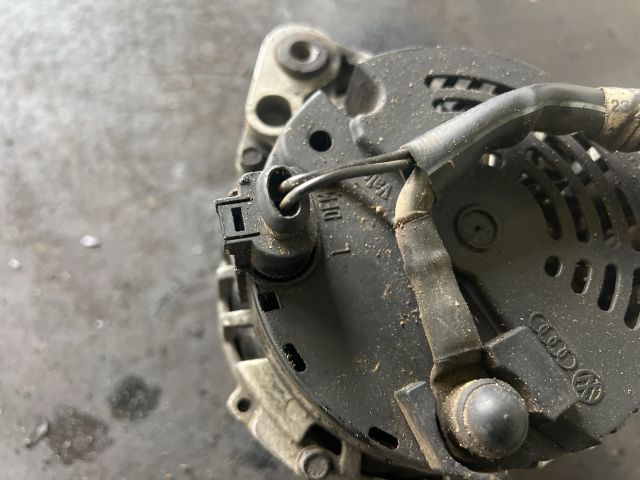 bontott SKODA SUPERB I Generátor