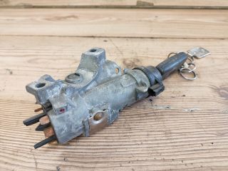 bontott SKODA SUPERB I Gyújtáskapcsoló Házzal