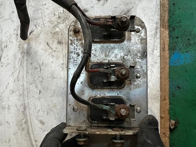 bontott SKODA SUPERB I Hűtőventilátor Relé