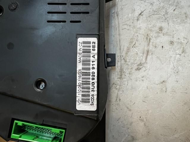 bontott SKODA SUPERB I Kilométeróra