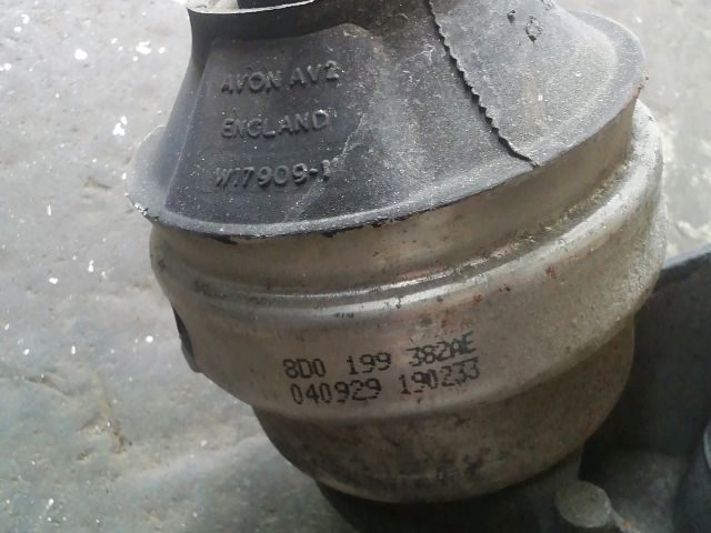 bontott SKODA SUPERB I Motor Tartó Bak (Fém)