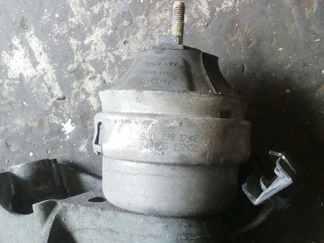 bontott SKODA SUPERB I Motor Tartó Bak (Fém)