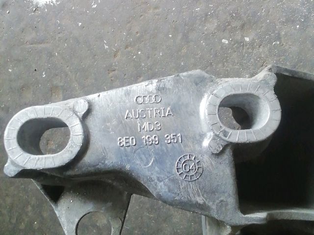 bontott SKODA SUPERB I Motor Tartó Bak (Fém)