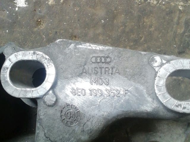 bontott SKODA SUPERB I Motor Tartó Bak (Fém)