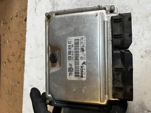 bontott SKODA SUPERB I Motorvezérlő