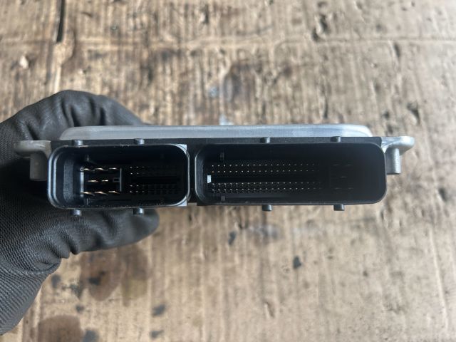 bontott SKODA SUPERB I Motorvezérlő