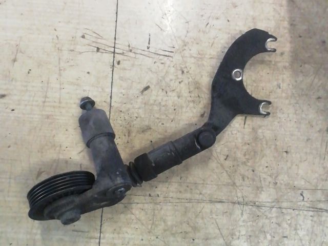 bontott SKODA SUPERB I Szíjfeszítő Görgő