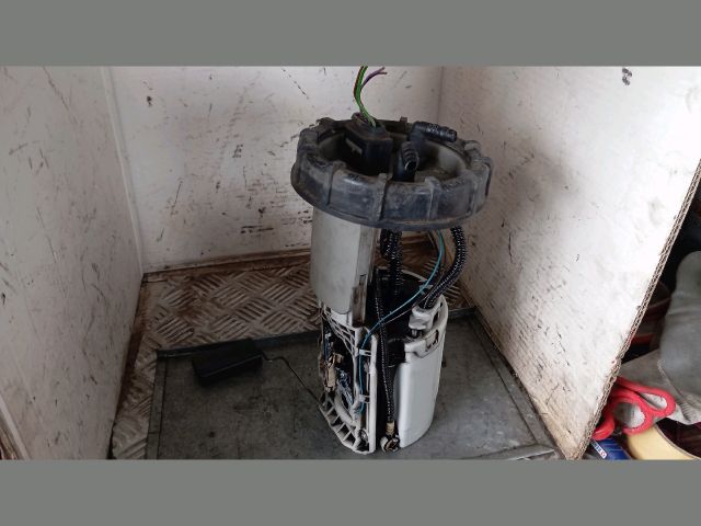 bontott SKODA SUPERB I Üzemanyag Szivattyú