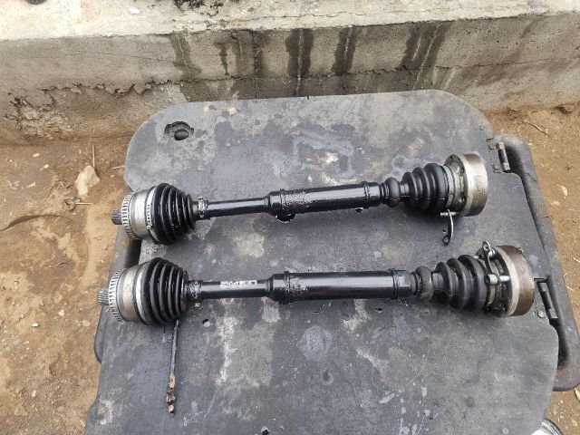 bontott SKODA SUPERB I Bal Féltengely