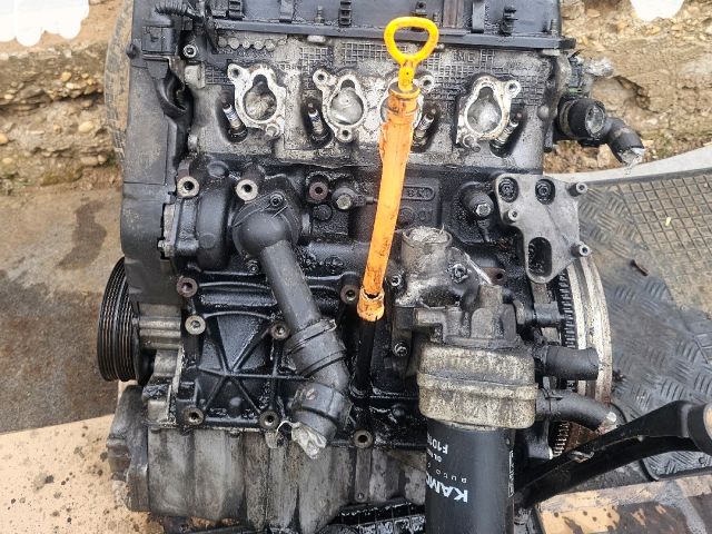 bontott SKODA SUPERB I Motor (Fűzött blokk hengerfejjel)