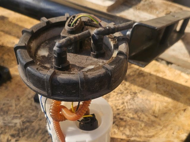 bontott SKODA SUPERB I Üzemanyag Szivattyú